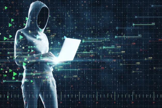 Hacker usando laptop com interface de setas digitais em fundo escuro Conceito de hacking e tecnologia Dupla exposição