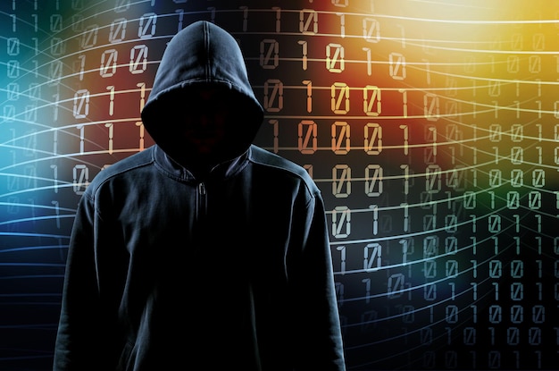 hackermann mit kapuze auf zahlenhintergrund, hackkonzept