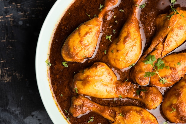 Hähnchencurry mit Keulen oder Trommelstock oder Murg Tangri oder Tangdi Masala