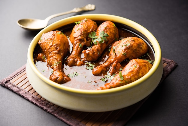 Hähnchencurry mit Keulen oder Trommelstock oder Murg Tangri oder Tangdi Masala