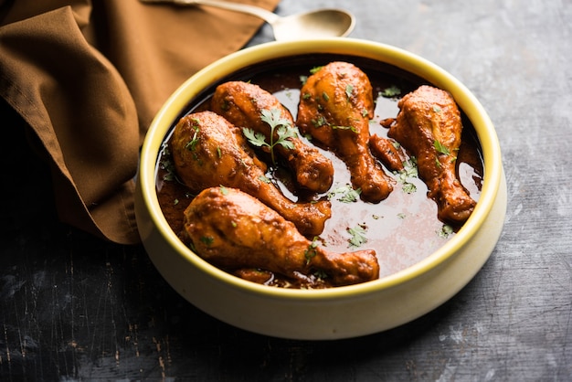 Hähnchencurry mit Keulen oder Trommelstock oder Murg Tangri oder Tangdi Masala