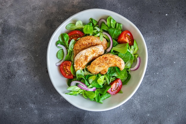 hähnchensalat gemüse, grüne salatblätter küche frisch gesunde mahlzeit essen snack diät