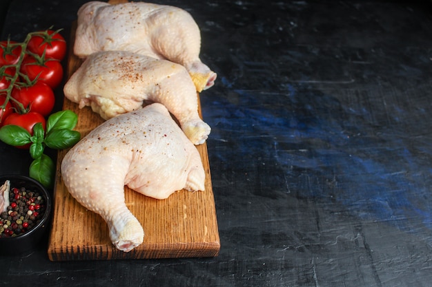 Hähnchenschenkel rohes Fleisch