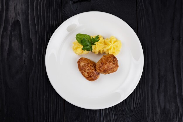 Hähnchenschnitzel mit Kartoffelpüree