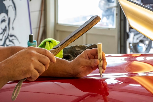 Foto hände eines feinen handwerkers