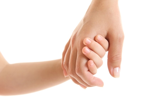 Hände von Mutter und Kind lokalisiert auf Weiß