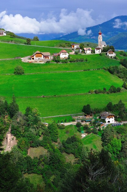 Foto häuser auf einem bauernhof gegen den himmel