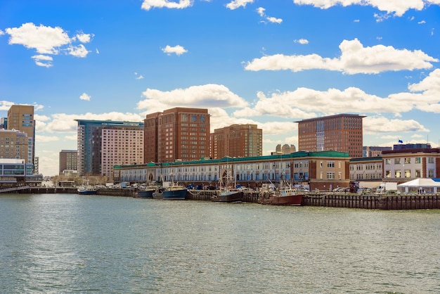 Hafen von Boston Wharf in Charles River in Boston, Massachusetts, USA.