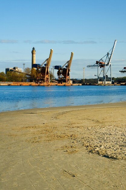 Hafenkräne Industrial Zone Port laden Schiffe entladen