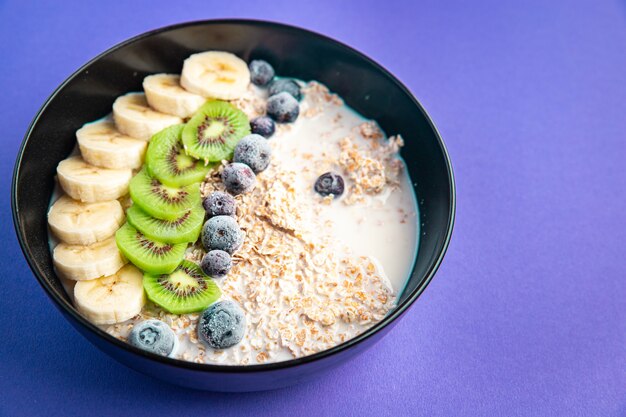 Haferflocken Frühstücksschüssel Obst Gemüse Milch Glutenfrei Laktosefrei Banane Kiwi Beeren