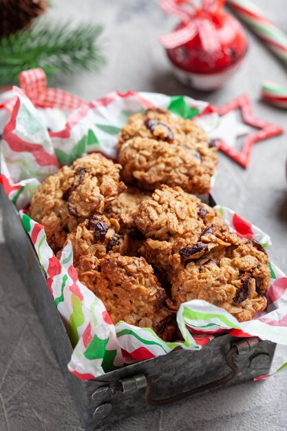 Haferkekse mit Preiselbeeren und Pekannüssen