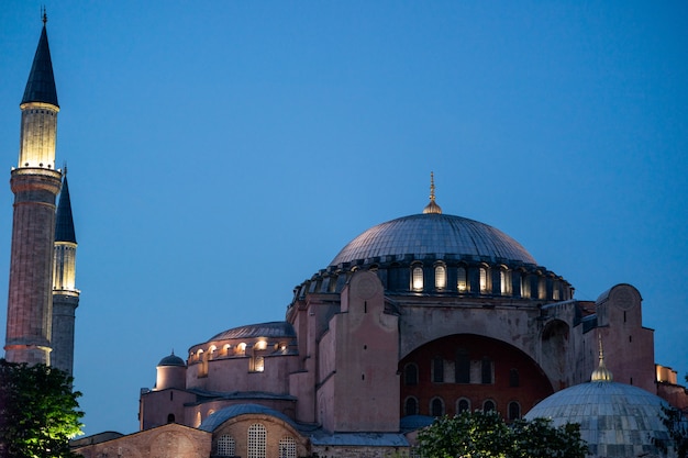 Hagia Sophia (Ayasofya) Markstein in Sultan Ahmet Park in Istanbul, die Türkei.
