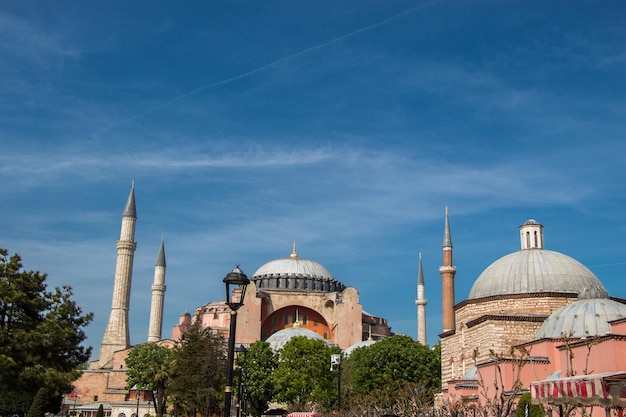 Hagia Sophia en Estambul el mundialmente famoso monumento de la arquitectura bizantina