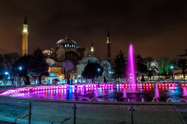 Hagia Sophia oder Ayasofya bei Nacht Istanbul Türkei
