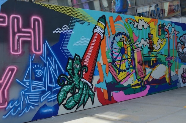 HAIA HOLANDA 10 DE SETEMBRO DE 2022 Graffiti colorido desenhado na parede ao ar livre