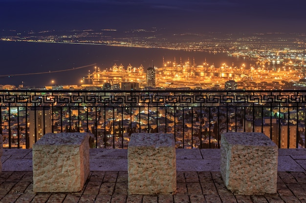 Foto haifa vista à noite do louis promenade israel