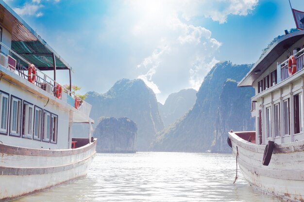 HAIPHONG, el extremo sureste de Ha Long Bay en el norte de Vietnam.