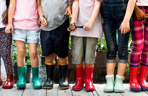 Halbes Körperportrait der Kinder