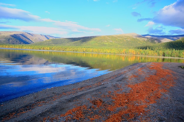 Halbinsel mittlere Fischerlandschaft Kola, Berge und Hügel Steinblick