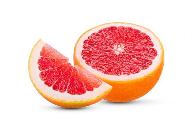 Halbrosa Orange oder Grapefruit mit Scheibe lokalisiert auf Weiß