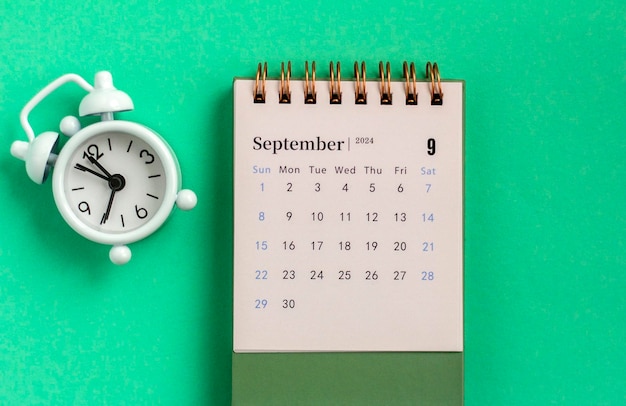 Hallo September Schreibtischkalender für die Planung für September 2024
