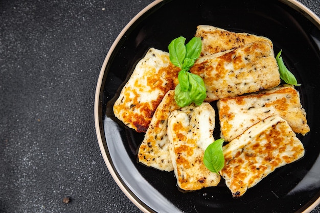 Halloumi gebratener Käse Mahlzeit Essen Snack auf dem Tisch Kopierraum Essen Hintergrund rustikale Top-View