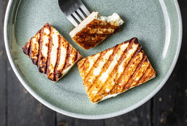 halloumi grill queijo grelhados churrasco frito refeição lanche cópia espaço comida fundo rústico