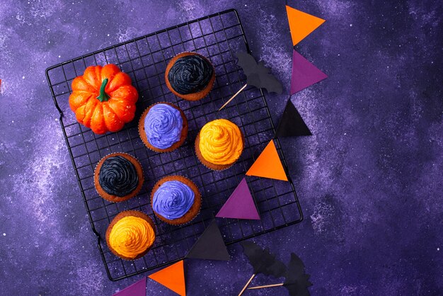 Halloween Cupcakes mit Farbcreme