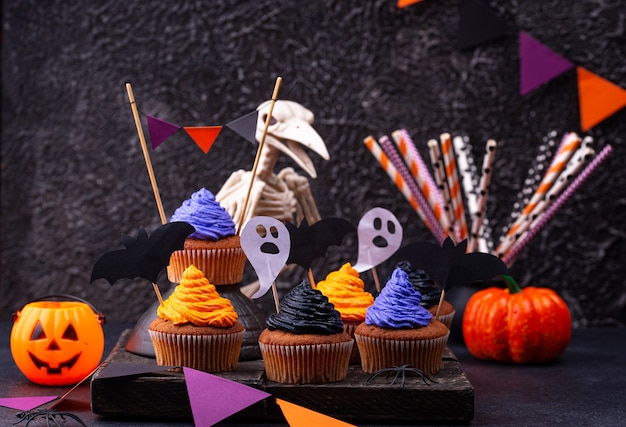 Halloween Cupcakes mit Farbcreme