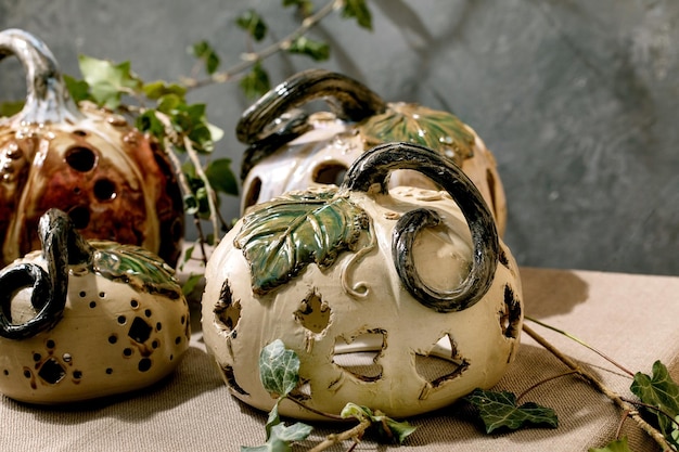 Halloween-Dekorationen handgefertigte Keramik-Kürbisse