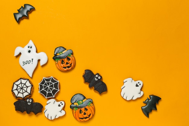 Halloween-Konzept mit Keksen