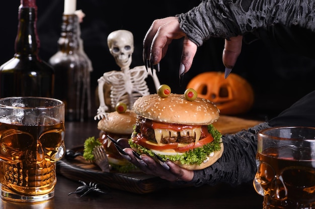 Halloween-Monster-Burger