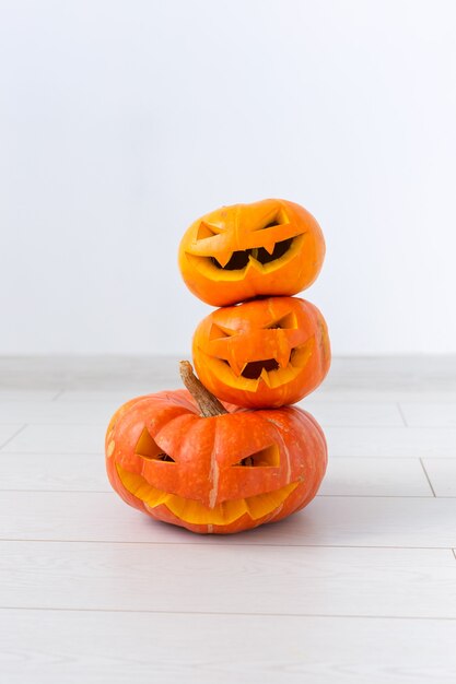 Halloween pumpkin heads jack lantern con aterradoras caras malvadas vacaciones espeluznantes