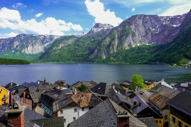 Hallstatt Österreich29. April 2018 Malerischer Blick auf das Dorf Hallstatt vom oberen Aussichtspunkt