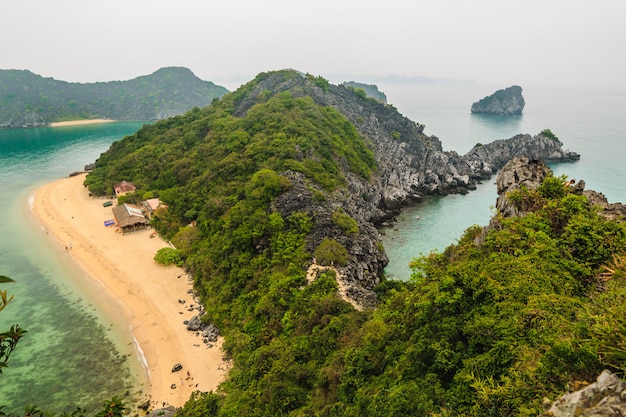 Halong Schacht (Bahia De Halong) in Vietnam