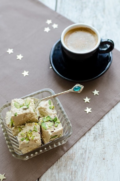 Halva Pistazien und Kaffee