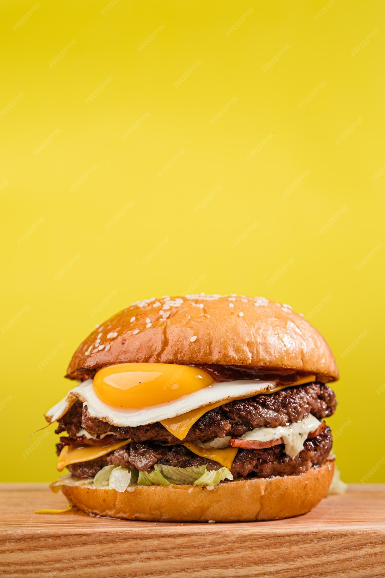 Bacon De Fígado Frito Em Molho De Cebola Com Mosto De Batata Foto de Stock  - Imagem de preparado, cozinhar: 182341900