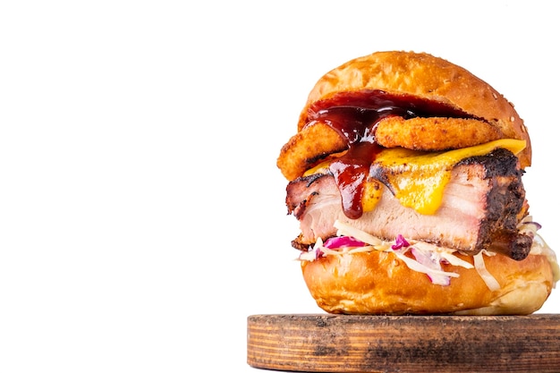 Hamburguesa de carne con verduras Hamburguesa con hueso de cerdo a la barbacoa Espacio de copia