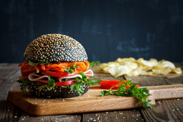 Hamburguesa con vegetales frescos