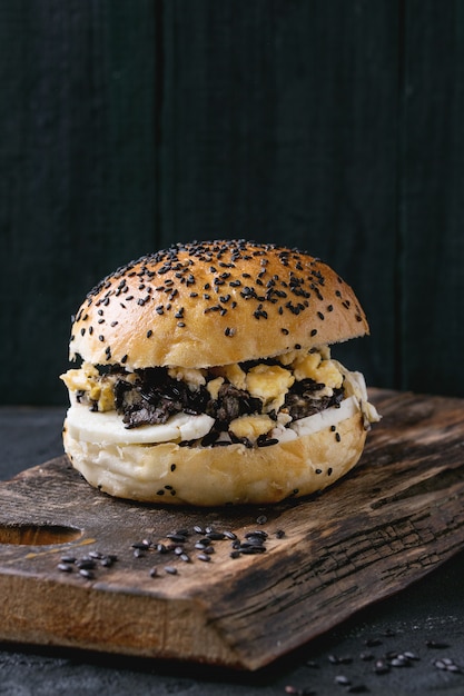 Hamburguesa vegetariana de arroz negro