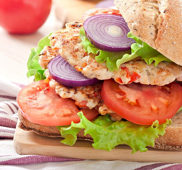 Hamburguesas de pollo a la parrilla