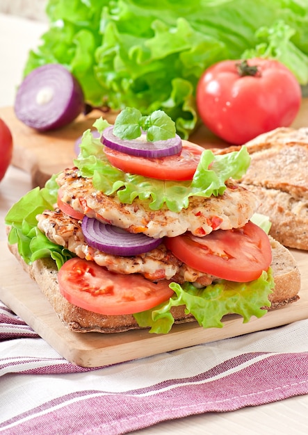 Hamburguesas de pollo a la parrilla