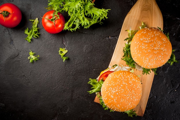 Hamburguesas recién hechas en casa