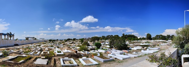 HAMMAMET TUNISIA OUT 2014 Cemitério antigo perto de Medina em 6 de outubro de 2014 em Hammamet Tunísia