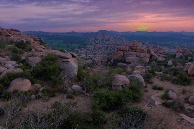 Hampi oder Hampe wird auch als die Gruppe der Denkmäler von Hampi . bezeichnet