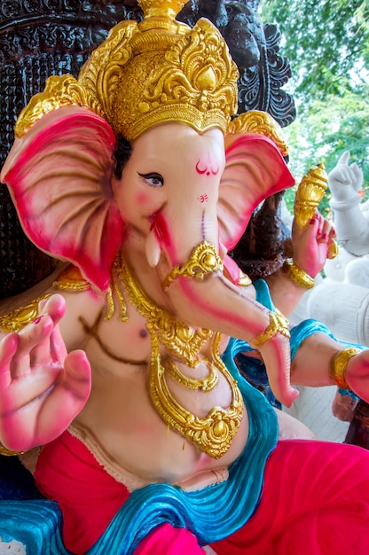 Hand des hinduistischen Gottes Ganesha während des Festivals