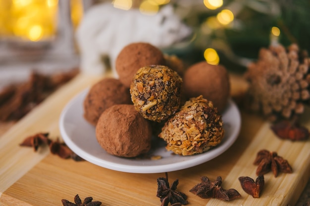 Handgemachte hausgemachte Süßigkeiten an Weihnachten.