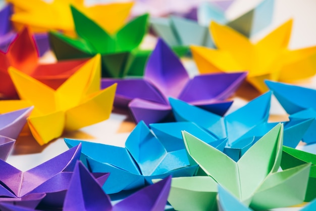 Handgemachte Origami, bunte fünf spitze Sterne