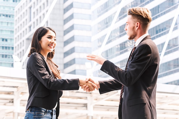 Handshake von Geschäftspartnern