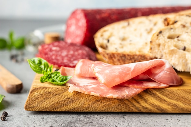 Handwerker Brot, Wurst und Salami.